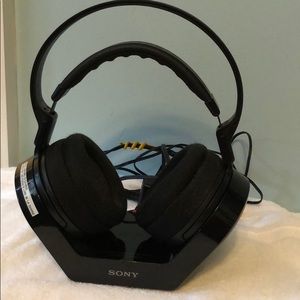 Sony TMR-RF925R Headphones with Charging Base